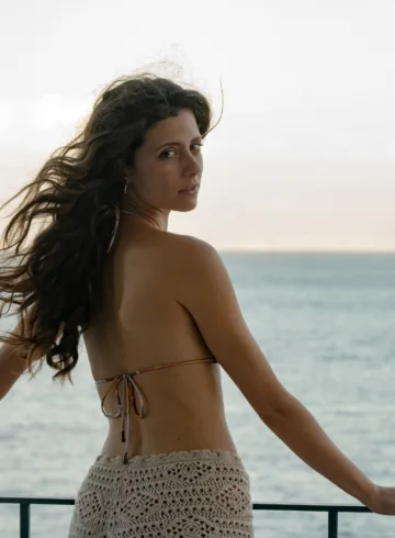 Celeste della Porta en 'Parthenope' (Sorrentino, 2024)