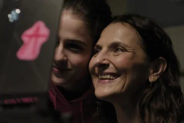 Fotograma de ‘Los Tortuga’ con Elvira Lara y Antonia Zegers