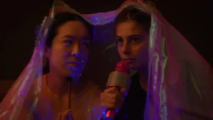 Fotograma de 'Fwends' con Melissa Gan y Emmanuelle Mattana.