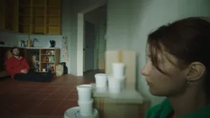 Fotograma de 'Honeymoon' con Roman Lutskiy y Ira Nirsha