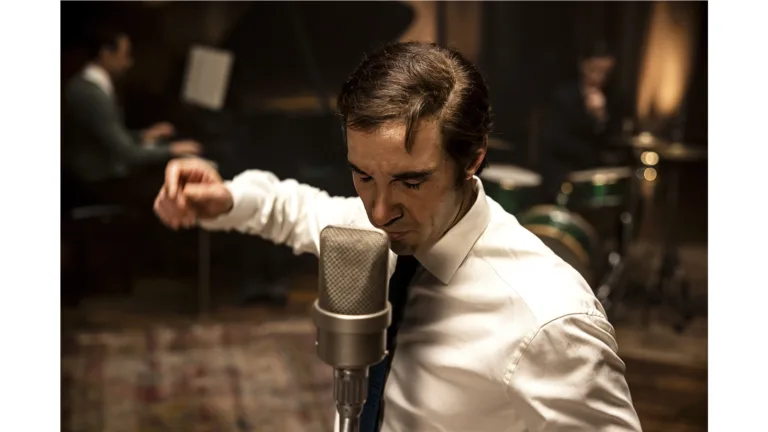 Escena de la película 'Monsieur Aznavour'.