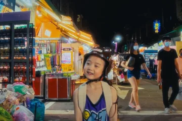 Fotograma de "La chica zurda", vía IMDb