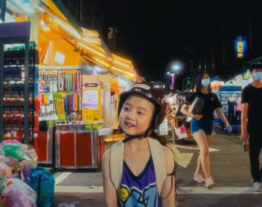 Fotograma de "La chica zurda", vía IMDb