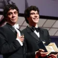 cannes-2026-los-javis-la-bola-negra.webp